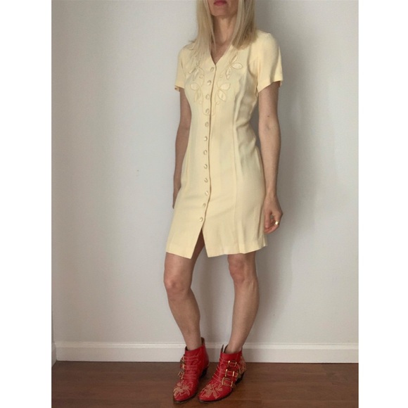 Vintage 90s Pale Yellow Pastel Button-Dowm Floral Embroidered Mini Dress… - Picture 6 of 13